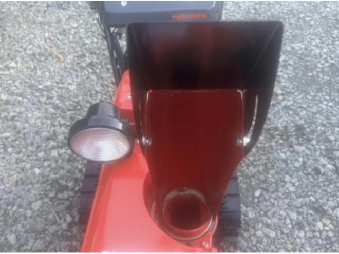 除雪機ホンダHS 660   電動シューター
HST(無断変速)                         
点検整備塗装済み　江別市隣接市町村は配送無料