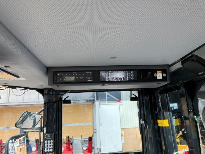 ホイールローダコマツ　WA150-8　マルチプラウ仕様　建機