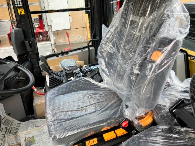 ホイールローダコマツ　WA150-8　マルチプラウ仕様　建機