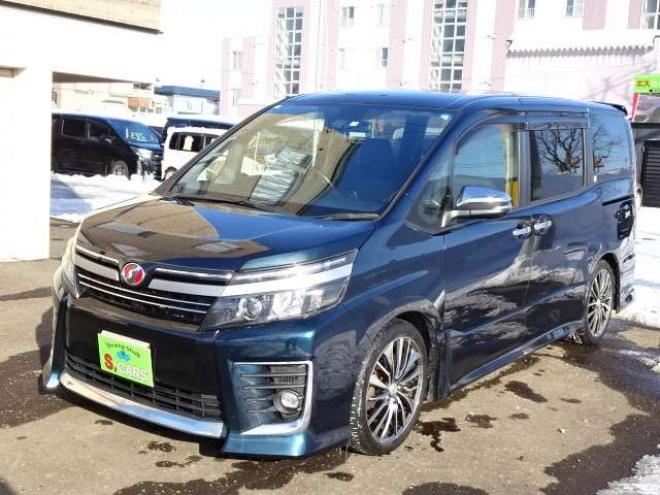 ヴォクシー2.0 ZS 煌II 4WD　本州車　保証1年/走行距離無制限　4WD　ローダウン　両側パワースライドドア　純正9インチナビ　バックカメラ　ビルトインETC　社外18インチアルミホイール　アイドリングストップ　スマートキー　LEDヘッドライト 2000