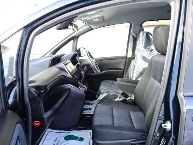 ヴォクシー2.0 ZS 煌II 4WD　本州車　保証1年/走行距離無制限　4WD　ローダウン　両側パワースライドドア　純正9インチナビ　バックカメラ　ビルトインETC　社外18インチアルミホイール　アイドリングストップ　スマートキー　LEDヘッドライト 2000