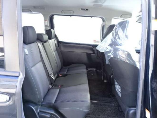 ヴォクシー2.0 ZS 煌II 4WD　本州車　保証1年/走行距離無制限　4WD　ローダウン　両側パワースライドドア　純正9インチナビ　バックカメラ　ビルトインETC　社外18インチアルミホイール　アイドリングストップ　スマートキー　LEDヘッドライト 2000