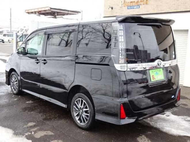 ヴォクシー2.0 ZS 4WD　本州車　保証1年/走行距離無制限　4WD　8人乗　両側パワースライドドア　純正エンジンスターター　アルパイン10インチナビ　純正16インチアルミホイール　アイドリングストップ　スマートキー　ドライブレコーダー 2000