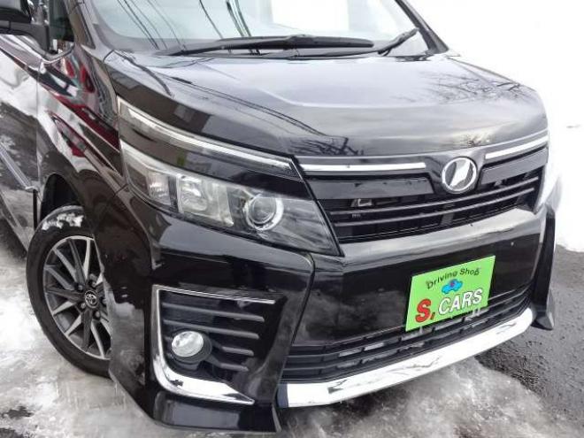 ヴォクシー2.0 ZS 4WD　本州車　保証1年/走行距離無制限　4WD　8人乗　両側パワースライドドア　純正エンジンスターター　アルパイン10インチナビ　純正16インチアルミホイール　アイドリングストップ　スマートキー　ドライブレコーダー 2000