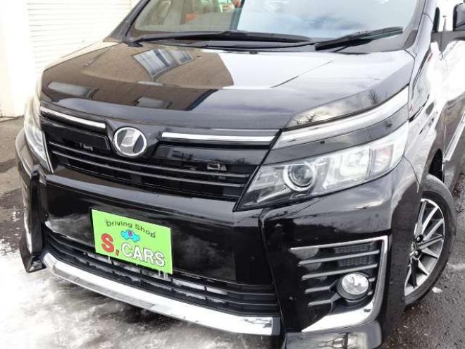 ヴォクシー2.0 ZS 4WD　本州車　保証1年/走行距離無制限　4WD　8人乗　両側パワースライドドア　純正エンジンスターター　アルパイン10インチナビ　純正16インチアルミホイール　アイドリングストップ　スマートキー　ドライブレコーダー 2000