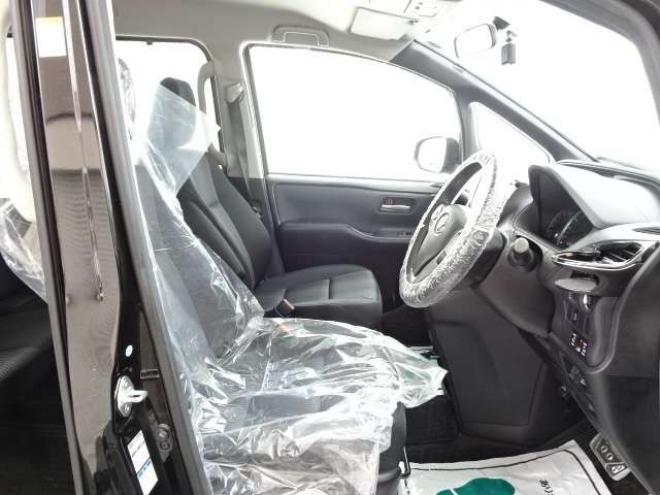 ヴォクシー2.0 ZS 4WD　本州車　保証1年/走行距離無制限　4WD　8人乗　両側パワースライドドア　純正エンジンスターター　アルパイン10インチナビ　純正16インチアルミホイール　アイドリングストップ　スマートキー　ドライブレコーダー 2000