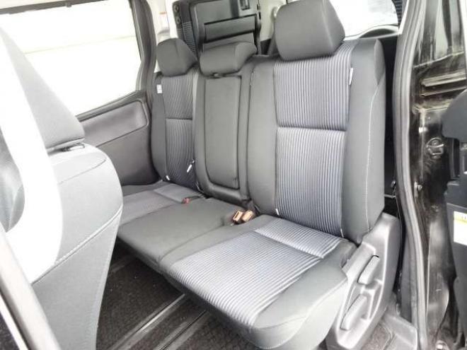 ヴォクシー2.0 ZS 4WD　本州車　保証1年/走行距離無制限　4WD　8人乗　両側パワースライドドア　純正エンジンスターター　アルパイン10インチナビ　純正16インチアルミホイール　アイドリングストップ　スマートキー　ドライブレコーダー 2000