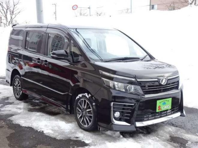 ヴォクシー2.0 ZS 4WD　本州車　保証1年/走行距離無制限　4WD　8人乗　両側パワースライドドア　純正エンジンスターター　アルパイン10インチナビ　純正16インチアルミホイール　アイドリングストップ　スマートキー　ドライブレコーダー 2000