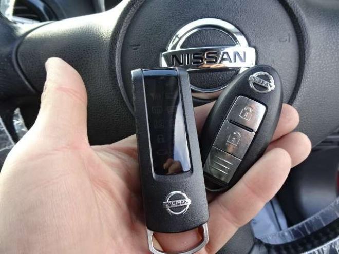 ジューク1.6 16GT FOUR タイプV 4WD　保証1年/走行距離無制限　切替4WD　純正ナビ　地デジ　バックカメラ　純正エンジンスターター　インテリジェントキー　プッシュスタート 1600