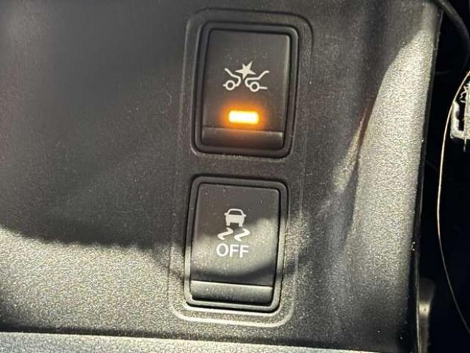 セレナ2.0 ハイウェイスター VセレクションII 4WD　防錆塗装4WDナビBカメエンスタETC 2000