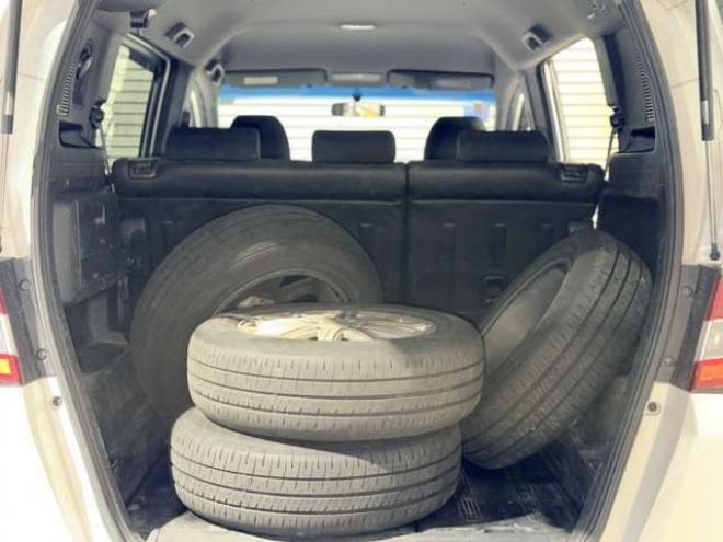 フリードスパイク1.5 G ジャストセレクション 4WD　防錆塗装4WDスマキーCDオーディオETC 1500