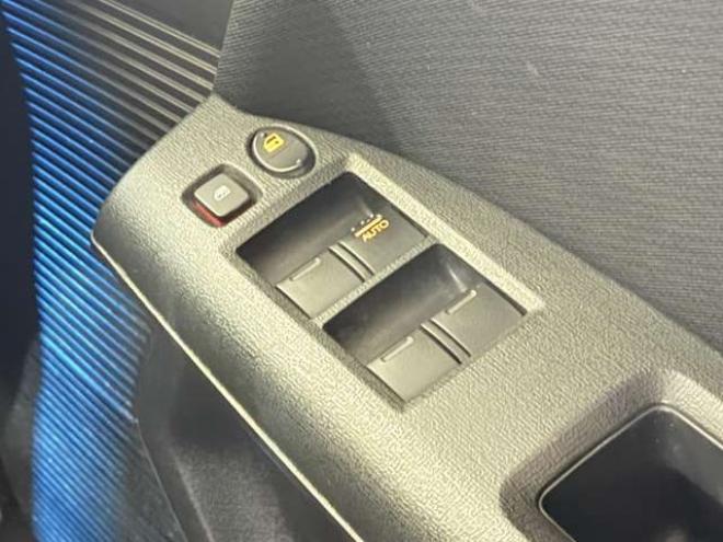 フリードスパイク1.5 G ジャストセレクション 4WD　防錆塗装4WDスマキーCDオーディオETC 1500