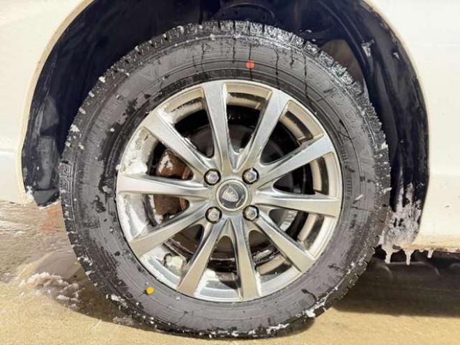 フリードスパイク1.5 G ジャストセレクション 4WD　防錆塗装4WDTVナビBカメETC夏冬タイヤ 1500