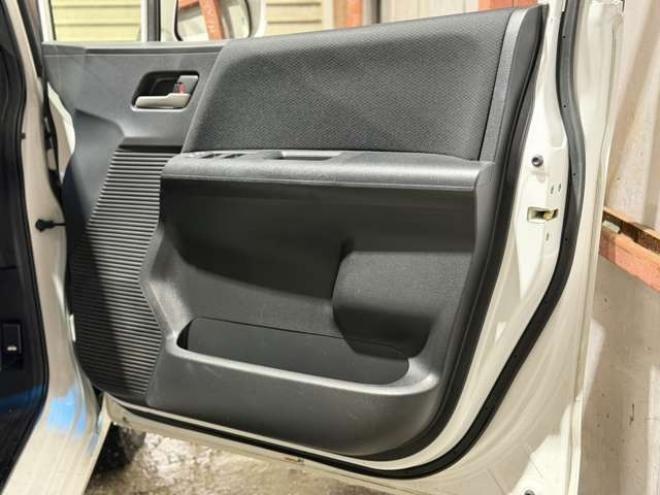 フリードスパイク1.5 G ジャストセレクション 4WD　防錆塗装4WDTVナビBカメETC夏冬タイヤ 1500