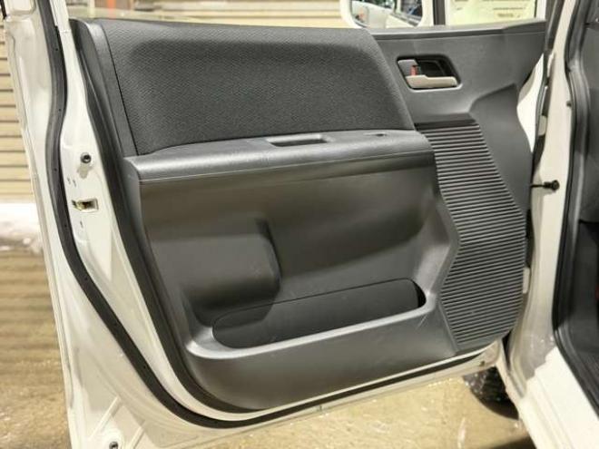 フリードスパイク1.5 G ジャストセレクション 4WD　防錆塗装4WDTVナビBカメETC夏冬タイヤ 1500