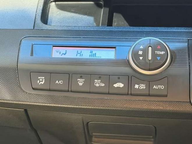 フリードスパイク1.5 G ジャストセレクション 4WD　防錆塗装4WDTVナビBカメETC夏冬タイヤ 1500