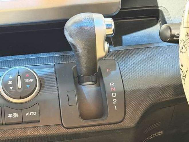 フリードスパイク1.5 G ジャストセレクション 4WD　防錆塗装4WDTVナビBカメETC夏冬タイヤ 1500