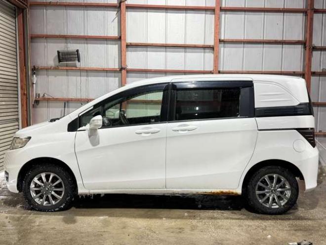 フリードスパイク1.5 G ジャストセレクション 4WD　防錆塗装4WDTVナビBカメETC夏冬タイヤ 1500