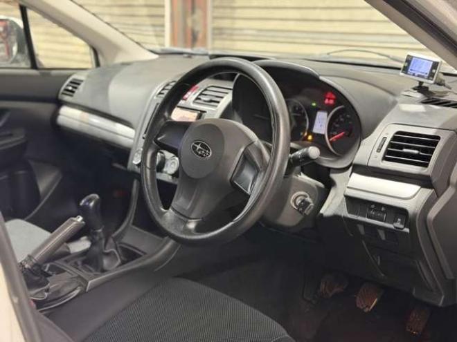 インプレッサスポーツ 1.6 i 4WD　防錆塗装4WDTVナビBカメETC夏冬タイヤ 1600