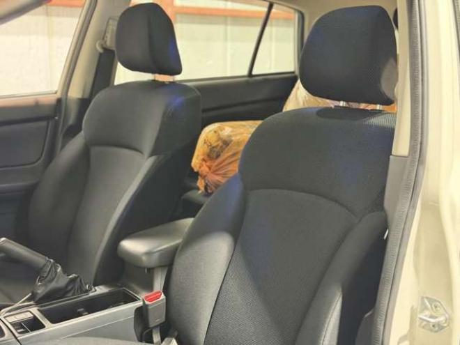 インプレッサスポーツ 1.6 i 4WD　防錆塗装4WDTVナビBカメETC夏冬タイヤ 1600