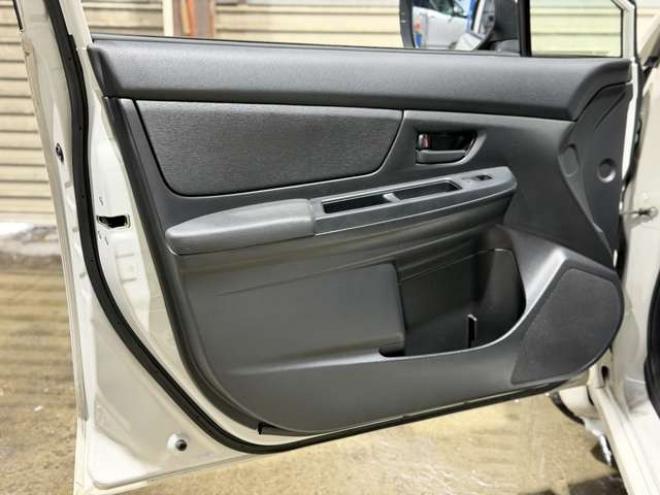 インプレッサスポーツ 1.6 i 4WD　防錆塗装4WDTVナビBカメETC夏冬タイヤ 1600