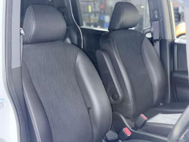 フリードスパイクハイブリッド1.5 ジャストセレクション　下廻防錆TVナビBカメETC 2WD 1500