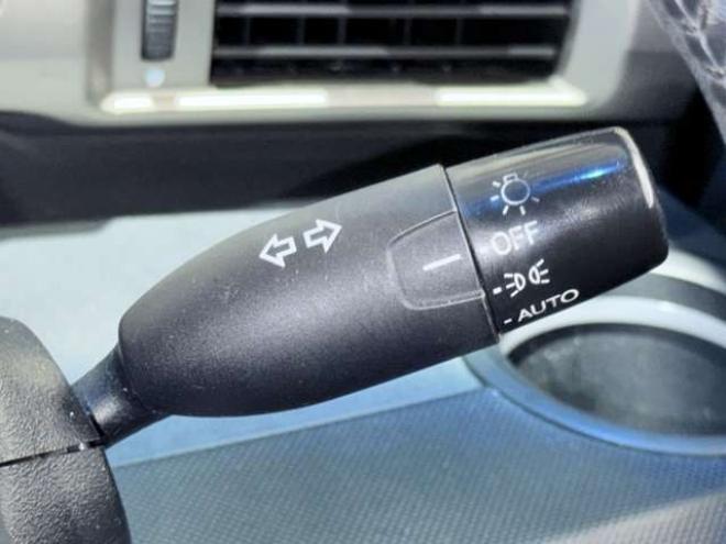 フリードスパイクハイブリッド1.5 ジャストセレクション　下廻防錆TVナビBカメETC 2WD 1500