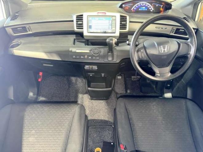 フリードスパイク1.5 G ジャストセレクション 4WD　防錆塗装4WDTVナビBカメ 1500