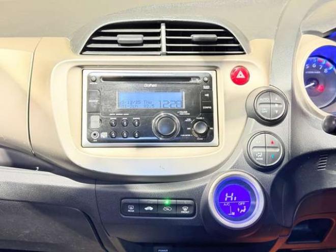 フィットハイブリッド1.3　防錆塗装キーレスCDETC 2WD 1300