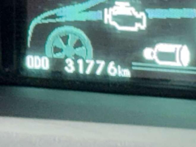 プリウス1.8 S　防錆塗装TVナビBカメ 2WD 1800