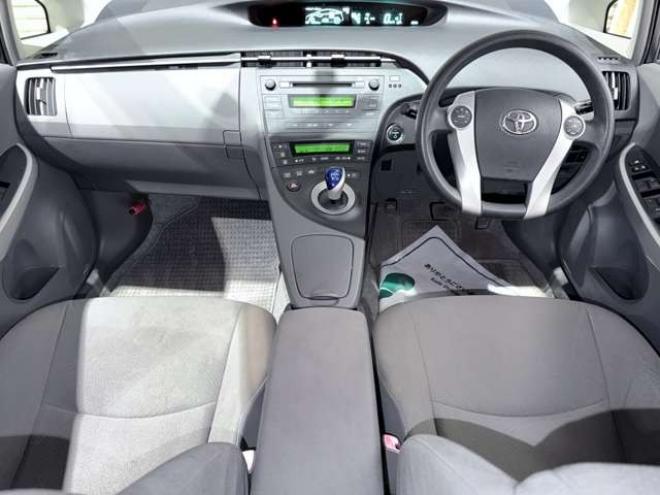 プリウス1.8 S　下廻防錆キーレスCD夏冬タイヤ 2WD 1800