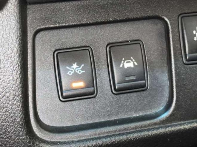 セレナ2.0 20X 4WD　防錆塗装4WDTVナビBカメETC後席モニタ 2000