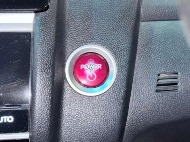 フィット1.5 ハイブリッド Fパッケージ 4WD　防錆塗装4WDTVナビBカメ 1500