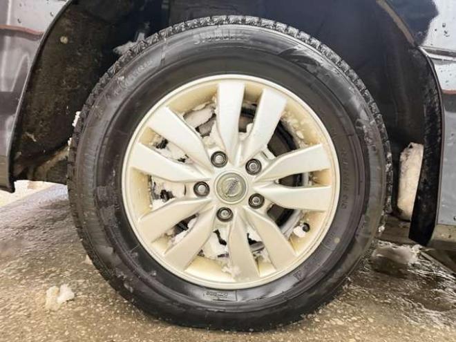 セレナ2.0 ハイウェイスター Vセレクション+Safety 4WD　防錆塗装4WD1オナTVナビBカメ後席モニタエンスタ夏冬タイヤ 2000