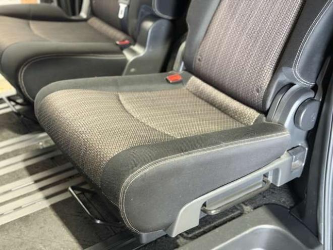 セレナ2.0 ハイウェイスター Vセレクション+Safety 4WD　防錆塗装4WD1オナTVナビBカメ後席モニタエンスタ夏冬タイヤ 2000