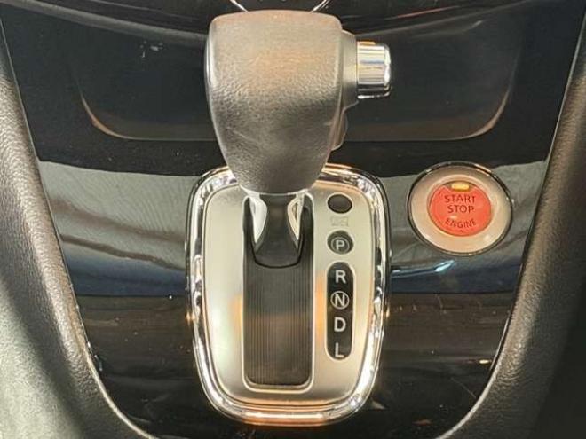 セレナ2.0 ハイウェイスター Vセレクション+Safety 4WD　防錆塗装4WD1オナTVナビBカメ後席モニタエンスタ夏冬タイヤ 2000