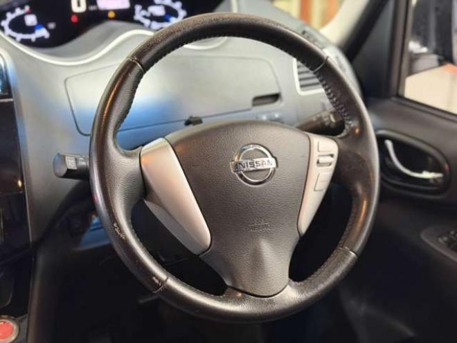 セレナ2.0 ハイウェイスター Vセレクション+Safety 4WD　防錆塗装4WD1オナTVナビBカメ後席モニタエンスタ夏冬タイヤ 2000