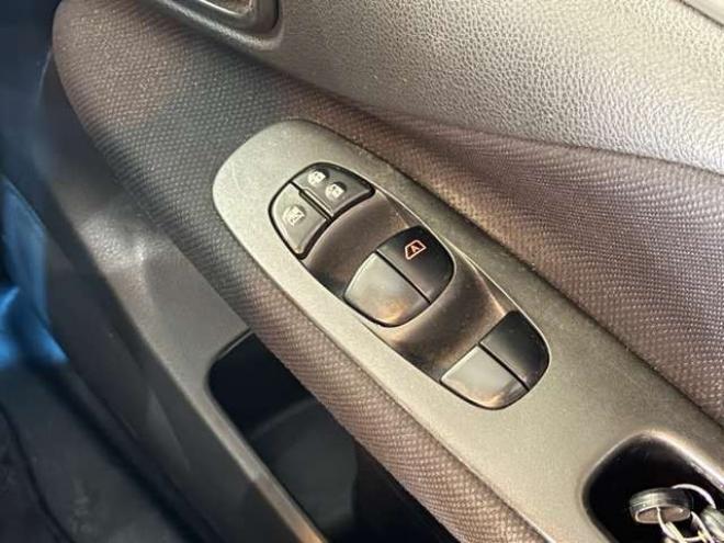 セレナ2.0 ハイウェイスター Vセレクション+Safety 4WD　防錆塗装4WD1オナTVナビBカメ後席モニタエンスタ夏冬タイヤ 2000