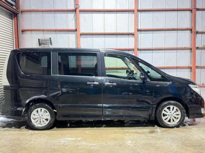 セレナ2.0 ハイウェイスター Vセレクション+Safety 4WD　防錆塗装4WD1オナTVナビBカメ後席モニタエンスタ夏冬タイヤ 2000