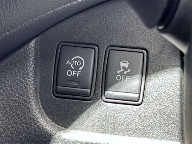 セレナ2.0 ライダー 4WD　防錆塗装4WDTVナビBカメETC後席モニタ 2000