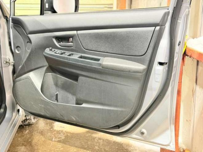 インプレッサG4 1.6 i 4WD　防錆塗装4WDキーレスナビ夏冬タイヤ 1600