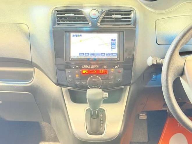 セレナ2.0 20S 4WD　防錆塗装4WDキーレスTVナビBカメ夏冬タイヤETC 2000