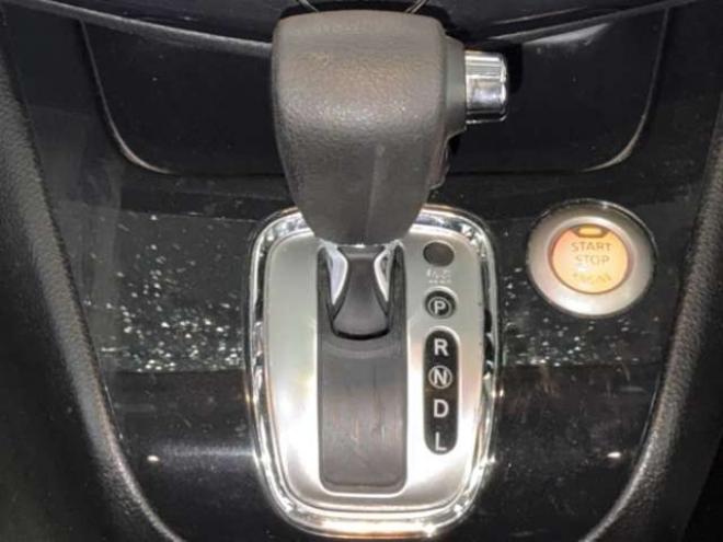 セレナ2.0 ハイウェイスター 4WD　防錆塗装4WDTVナビBカメ 2000