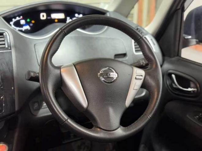 セレナ2.0 ハイウェイスター 4WD　防錆塗装4WDTVナビBカメ 2000