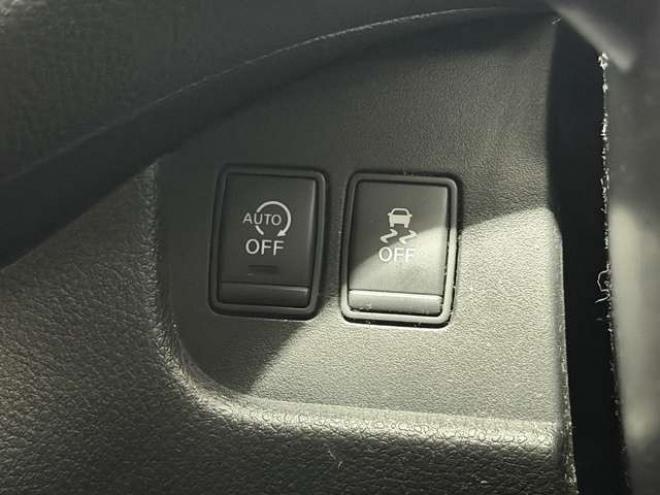 セレナ2.0 ハイウェイスター 4WD　防錆塗装4WDTVナビBカメ 2000