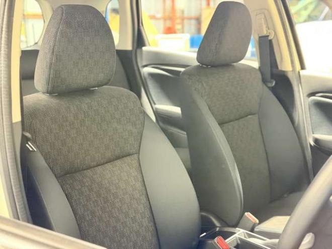 フィット1.3 13G Fパッケージ 4WD　防錆塗装4WDスマキーCD 1300