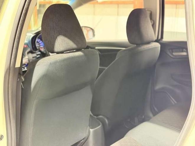 フィット1.3 13G Fパッケージ 4WD　防錆塗装4WDスマキーCD 1300