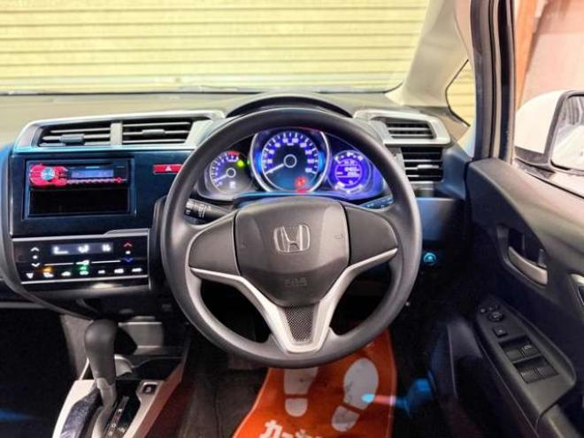 フィット1.3 13G Fパッケージ 4WD　防錆塗装4WDスマキーCD 1300