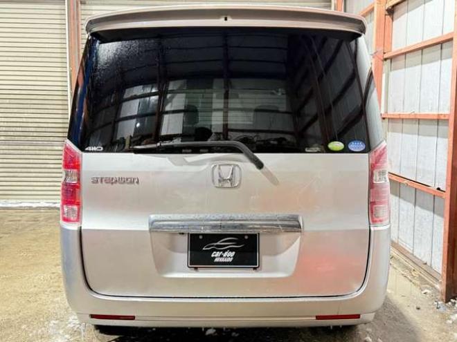 ステップワゴン2.0 G HIDエディション 4WD　防錆塗装4WDキーレスTVナビBカメエンスタ 2000