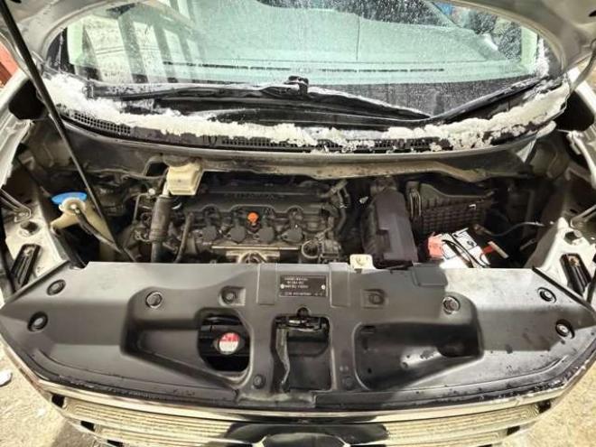 ステップワゴン2.0 G HIDエディション 4WD　防錆塗装4WDキーレスTVナビBカメエンスタ 2000